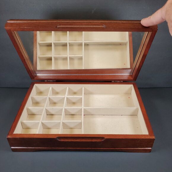 Vintage Mahogany Wood Jewelry Box Women’s Keepsake Box - Picture 6 of 9
